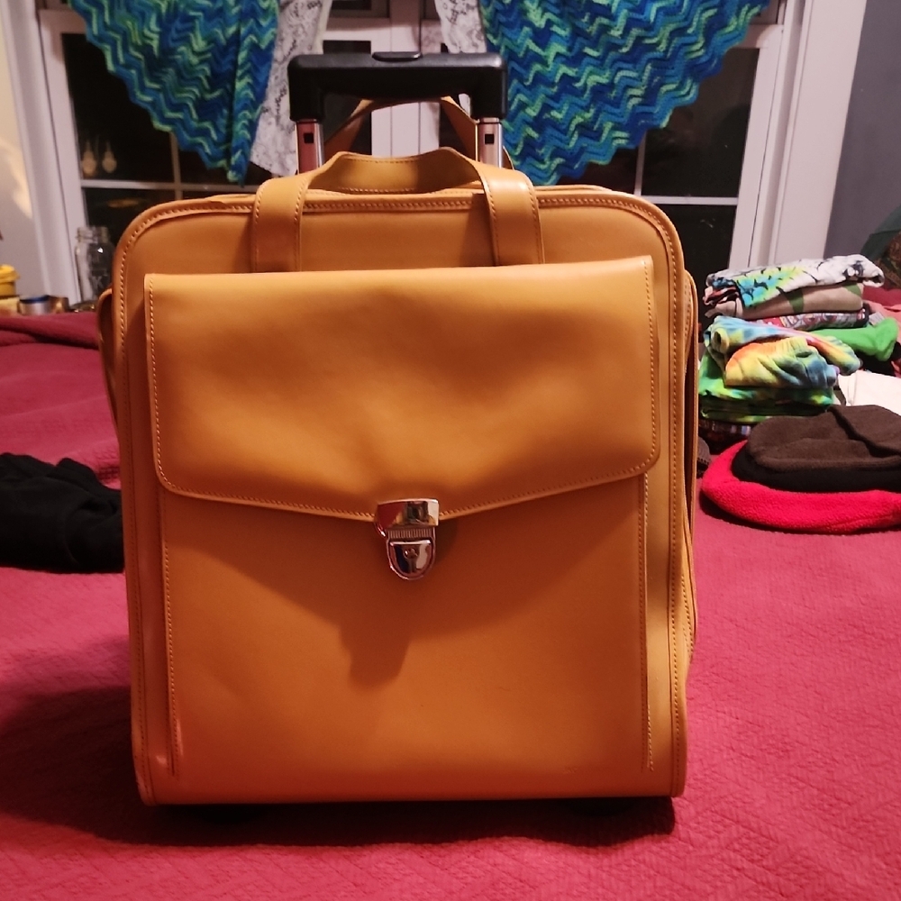 Jack Georges Milano 15.5" Vertical Laptop Case with Wheels - Yellow Vintage